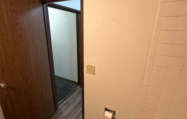 Studio, 1 bath, 315 sqft, $430, Unit 24-B