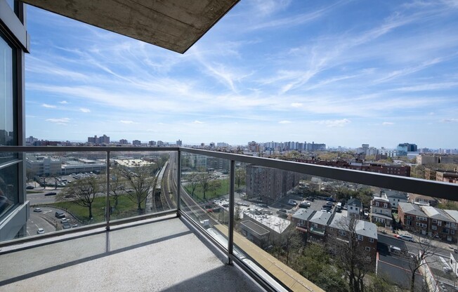 2 beds, 2 baths, 923 sqft, $4,595, Unit 14E