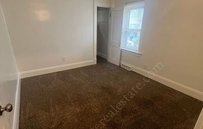 2 beds, 1 bath, $1,050