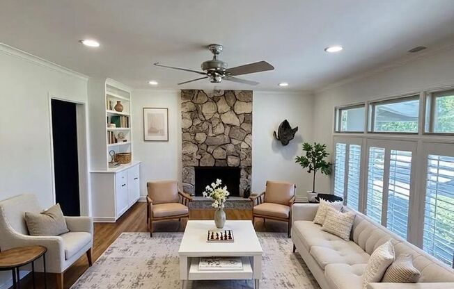 Beautiful One Level, 3 Bedroom, 3 Bathroom Tarzana Pool Home for Lease!