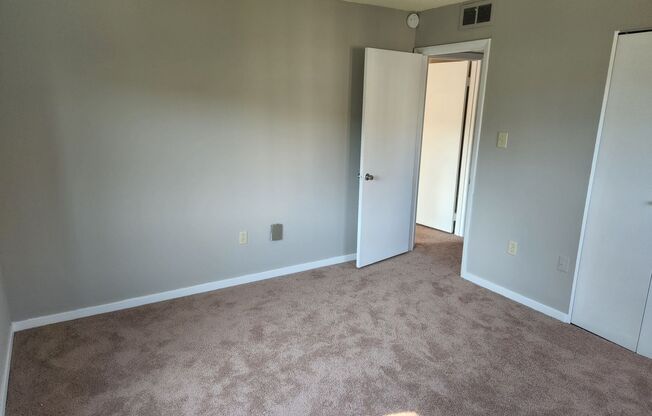 2 beds, 1 bath, 1,047 sqft, $1,439, Unit WG1-311