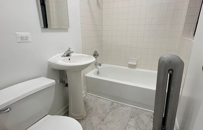 2 beds, 1 bath, 672 sqft, $1,125, Unit CA 143-2W