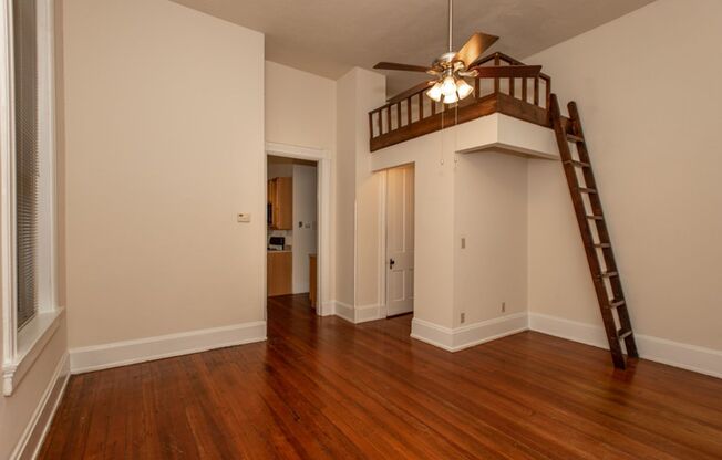 1 bed, 1 bath, $1,095, Unit 213 2B