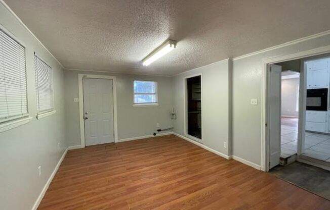 3 beds, 1 bath, $1,600