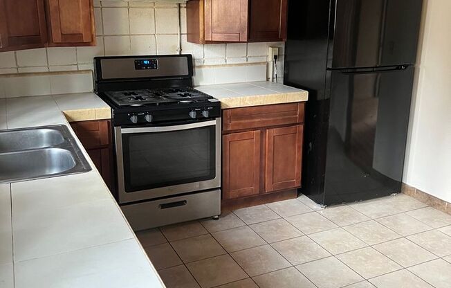 2 beds, 1 bath, $1,850