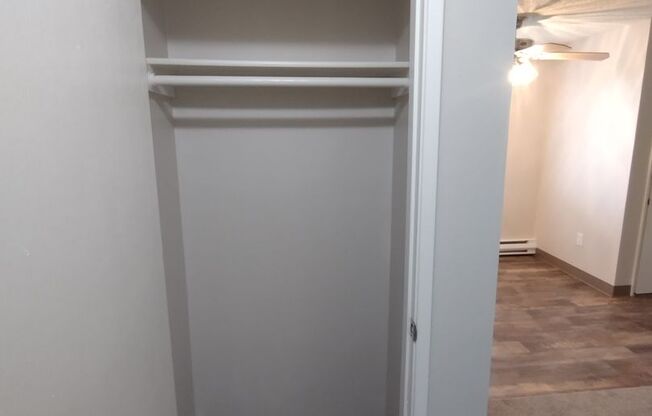 1 bed, 1 bath, 592 sqft, $1,350, Unit 004