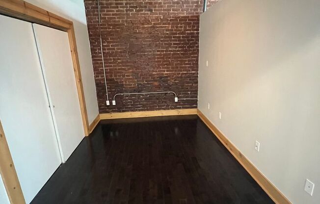 Studio, 1 bath, 442 sqft, $1,240, Unit 352
