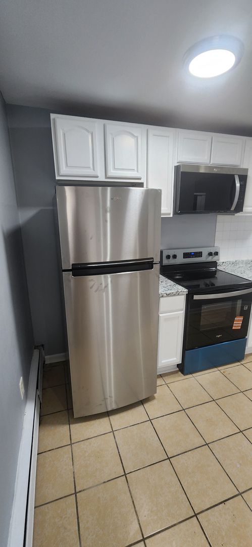 1 bed, 1 bath, $1,150, Unit D01