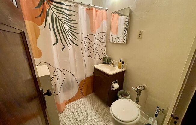 1 bed, 1 bath, $995, Unit 57