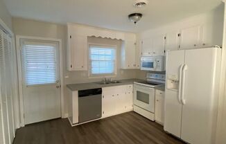 2 beds, 1.5 baths, $1,395