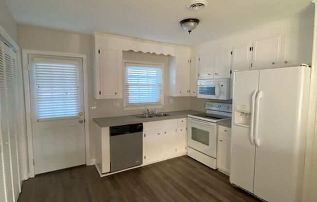 2 beds, 1.5 baths, $1,395