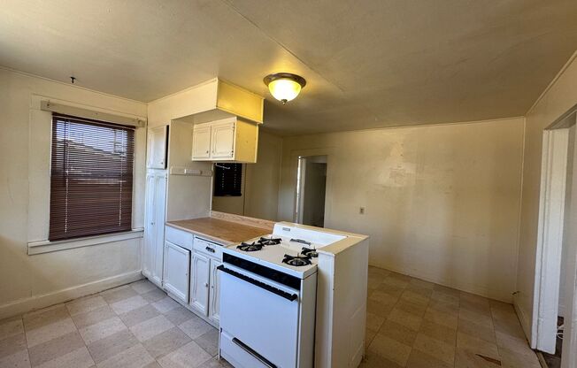 3 beds, 1 bath, $1,175