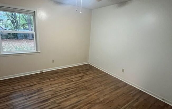 3 beds, 1 bath, $1,325