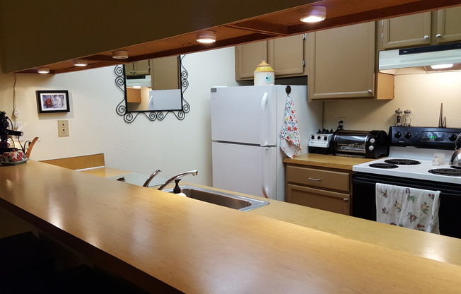 2 beds, 2 baths, $2,195, Unit Unit B101