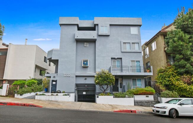 Modern 2-Bedroom Home in Prime West Hollywood