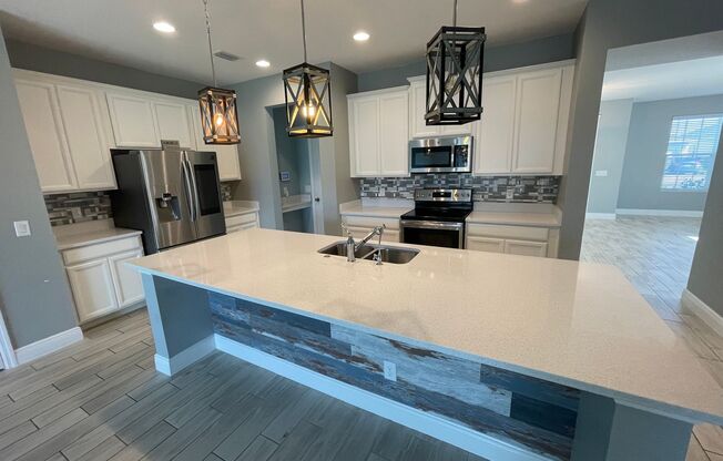 WATERFRONT! 3 Bed, 2.5 Bath, 3 Car Garage - Single Family Home in Hanover Lakes!