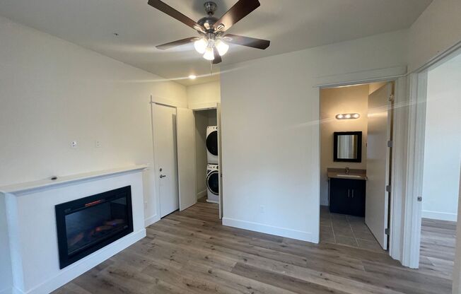 2 beds, 1 bath, 560 sqft, $1,699, Unit 1305