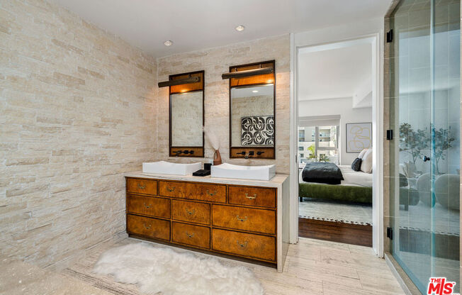 1 bed, 2 baths, 1,400 sqft, $5,500, Unit 10L