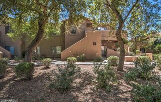 Charming 2-bedroom 2-bath townhome in Chandler!