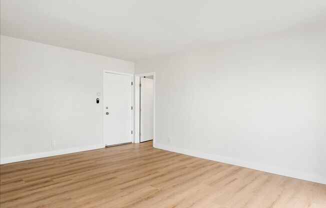 110 N CEDAR AVE