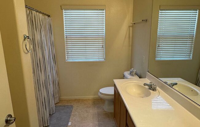 3 beds, 2 baths, $1,550, Unit # 2006