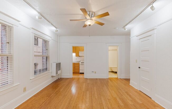 Studio, 1 bath, 440 sqft, $1,025, Unit 3