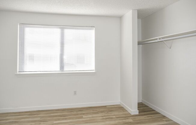 1 bed, 1 bath, 680 sqft, $1,250, Unit 35