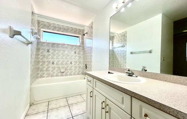 2 beds, 2 baths, 1,087 sqft, $1,450, Unit 1109 Unit 3