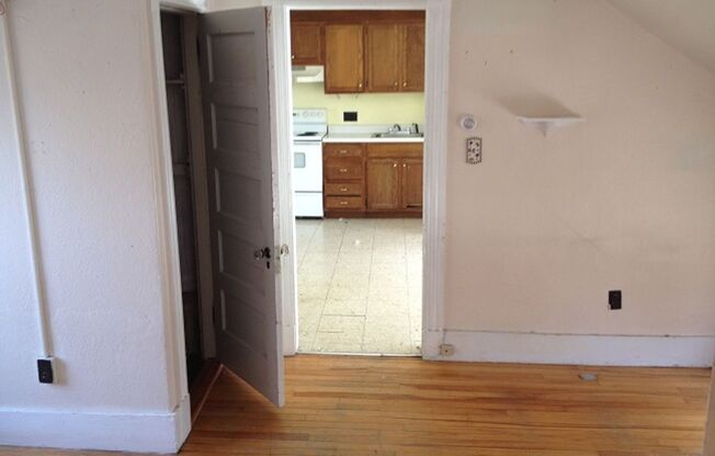 1 bed, 1 bath, $1,175, Unit 6