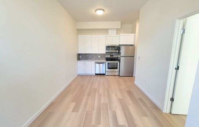 1 bed, 1 bath, $1,450, Unit 107