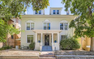 Top Unit (Beautiful Views) Located in the heart of Denver's Capitol Hill Neighborhood! Move in Ready!
