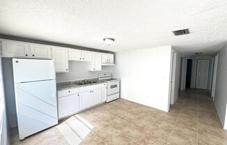 3 beds, 2 baths, $2,195, Unit 917 58th Avenue Drive East