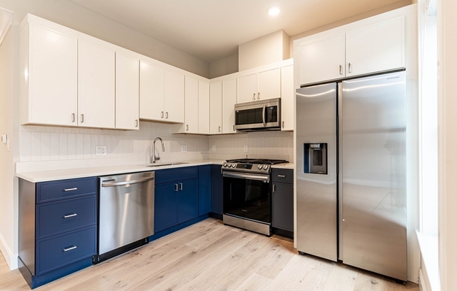 2 beds, 2 baths, 950 sqft, $4,095, Unit 301
