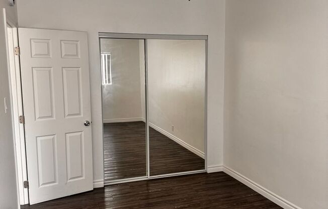 2 beds, 1 bath, 800 sqft, $2,450, Unit 07