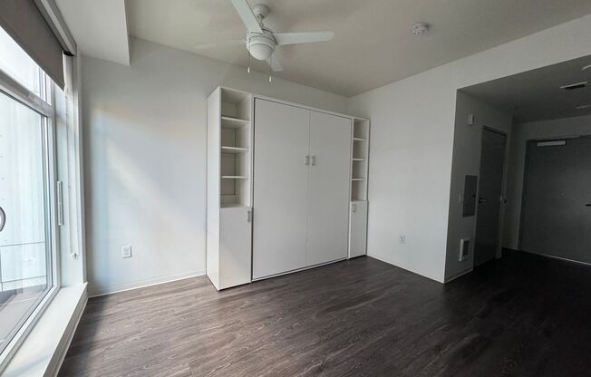 Studio, 1 bath, 255 sqft, $1,060, Unit 204