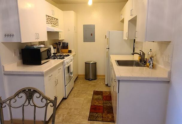 2 beds, 1.5 baths, $2,000