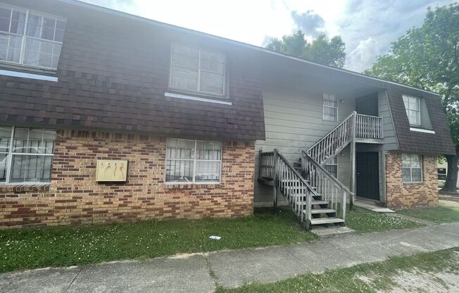 837 Graymont Ave W