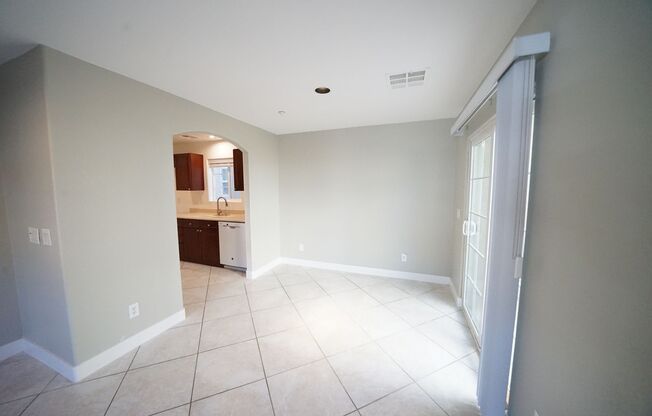 3 beds, 2.5 baths, $1,995, Unit Parcel #:  125-17-310-024