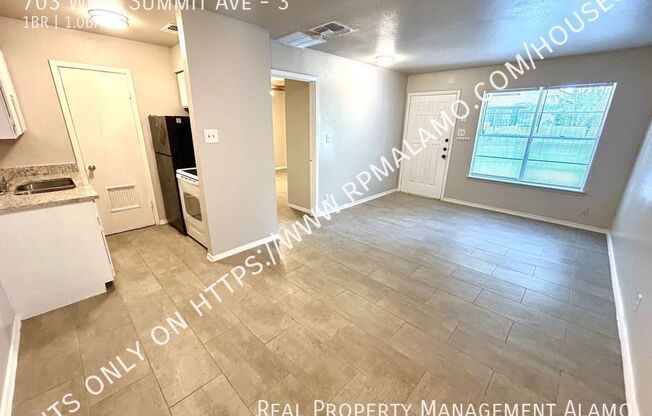 703 West Summit Ave