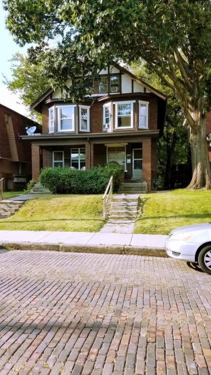 350 E 20th Ave