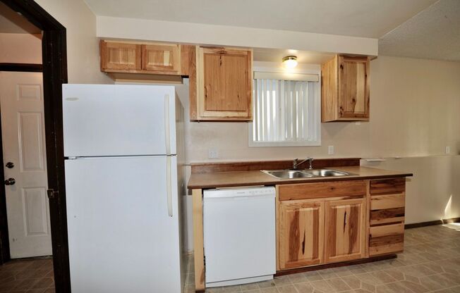 2 beds, 1 bath, $1,195