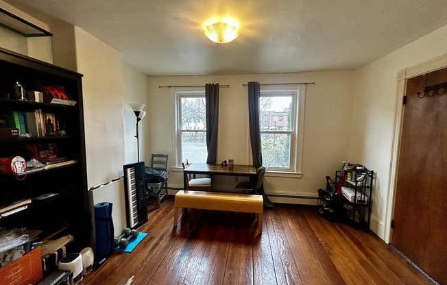 18 MEAD ST