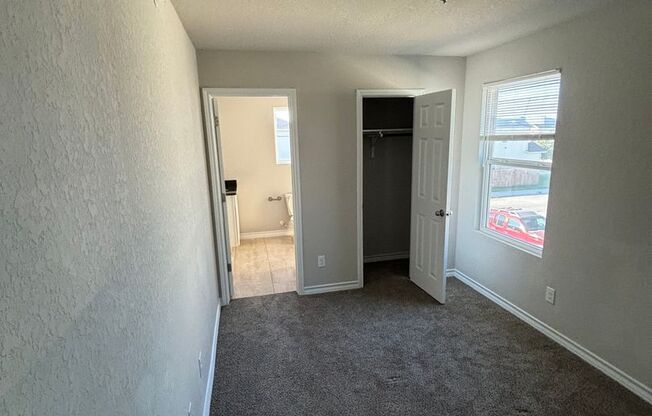 3 beds, 2 baths, 2,350 sqft, $1,500, Unit 4