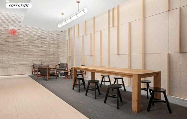 3 beds, 2 baths, $8,250, Unit 8D