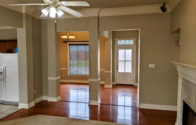 Fabulous 3/2 with a Spacious Open Floor Plan!