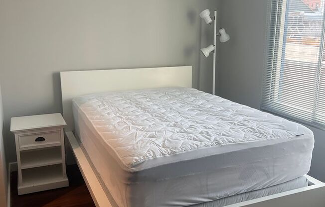 Studio, 1 bath, 435 sqft, $1,300, Unit NK-205