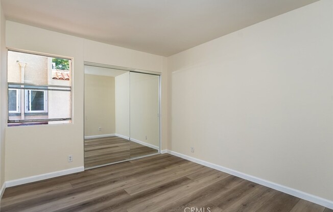 10260 10260 PLAINVIEW AVE