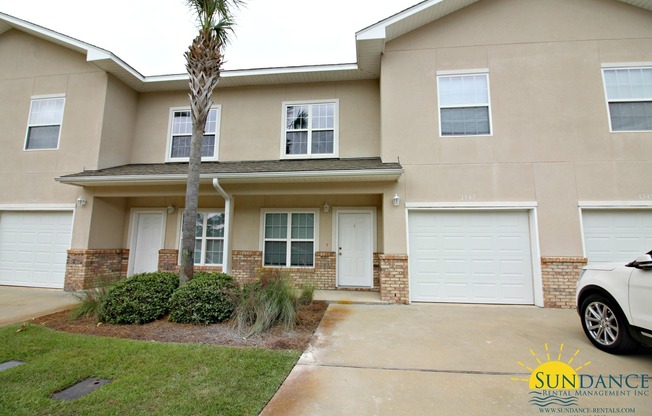 Beautiful 3 Bedroom 2 Story Townhouse in Fort Walton Beach!