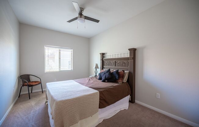 3 beds, 2 baths, $1,600, Unit # 274