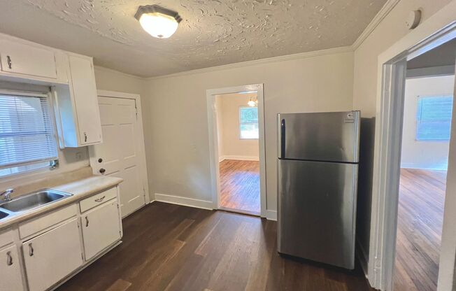 3 beds, 1 bath, $1,250